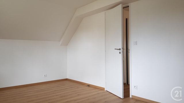 maison à louer - 5 pièces - 121.64 m2 - ST GERMAIN EN COGLES - 35 - BRETAGNE - Century 21 Gambetta
