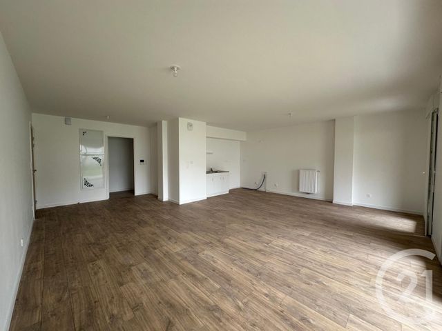 Appartement F5 à vendre - 5 pièces - 106.19 m2 - FOUGERES - 35 - BRETAGNE - Century 21 Gambetta