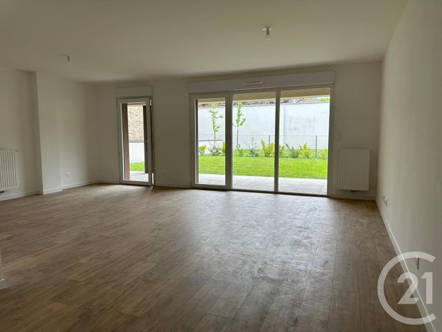 Appartement F5 à vendre - 5 pièces - 106.19 m2 - FOUGERES - 35 - BRETAGNE - Century 21 Gambetta