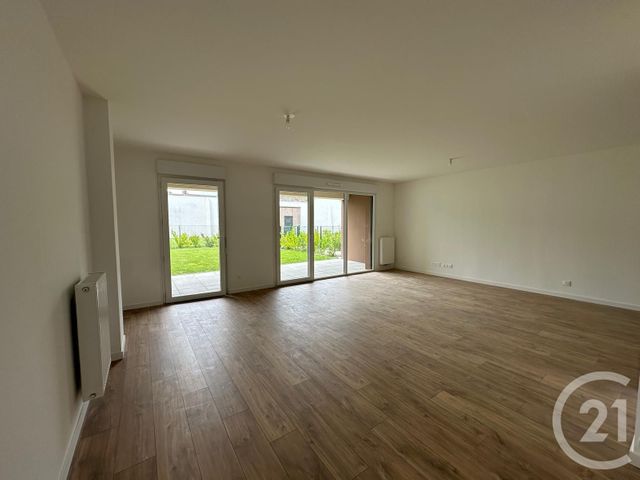 Appartement F5 à vendre - 5 pièces - 106.19 m2 - FOUGERES - 35 - BRETAGNE - Century 21 Gambetta