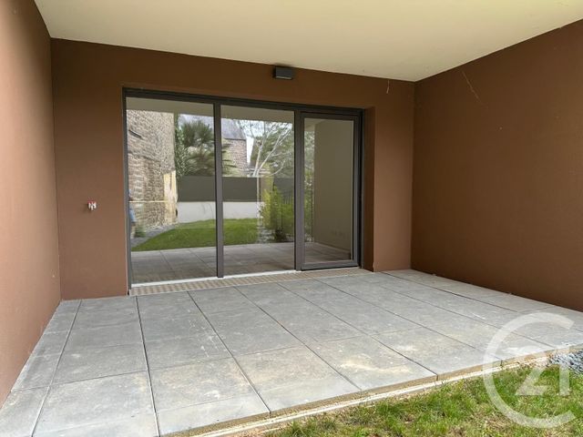 Appartement F5 à vendre - 5 pièces - 100.3 m2 - FOUGERES - 35 - BRETAGNE - Century 21 Gambetta