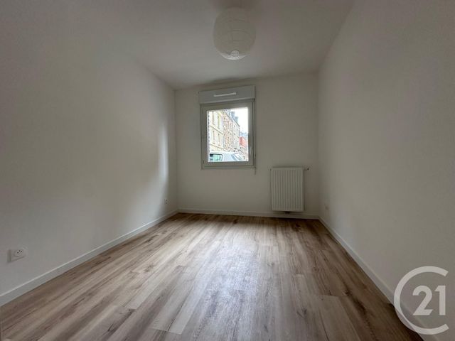 Appartement F5 à vendre - 5 pièces - 100.3 m2 - FOUGERES - 35 - BRETAGNE - Century 21 Gambetta