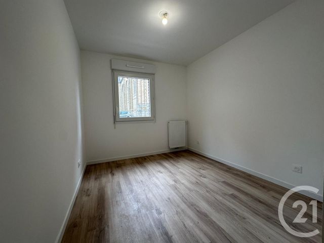 Appartement F5 à vendre - 5 pièces - 100.3 m2 - FOUGERES - 35 - BRETAGNE - Century 21 Gambetta