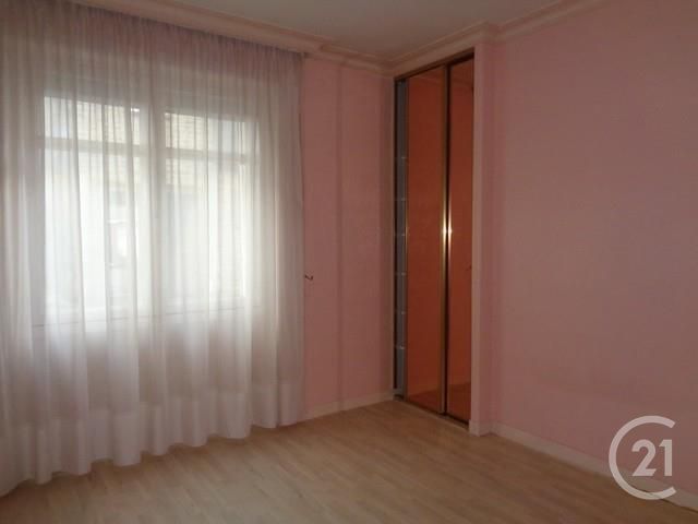 Appartement F3 à louer - 3 pièces - 85.0 m2 - FOUGERES - 35 - BRETAGNE - Century 21 Gambetta