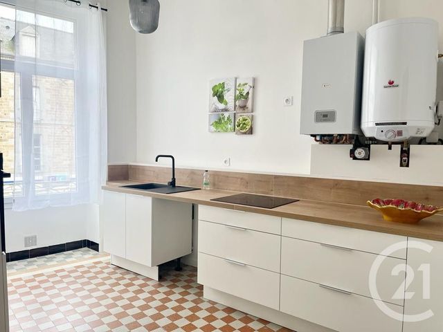 Appartement Chambre à louer - 1 pièce - 16.0 m2 - FOUGERES - 35 - BRETAGNE - Century 21 Gambetta