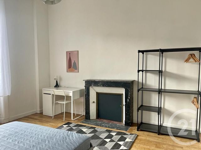 Appartement Chambre à louer - 1 pièce - 16.0 m2 - FOUGERES - 35 - BRETAGNE - Century 21 Gambetta