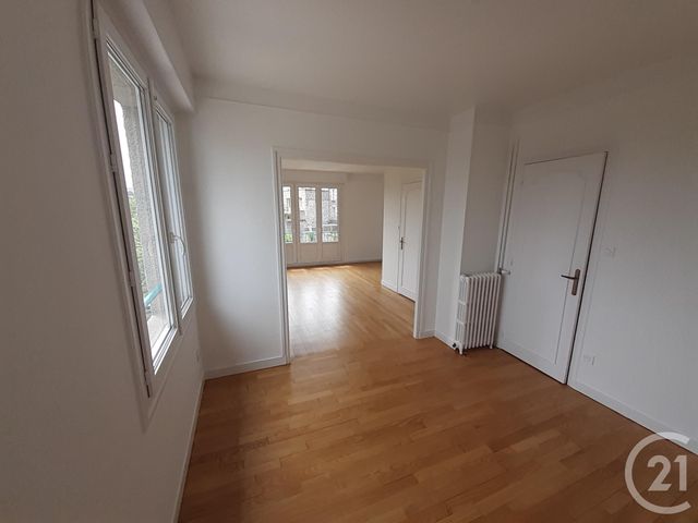 Appartement à louer - 4 pièces - 79.0 m2 - FOUGERES - 35 - BRETAGNE - Century 21 Gambetta