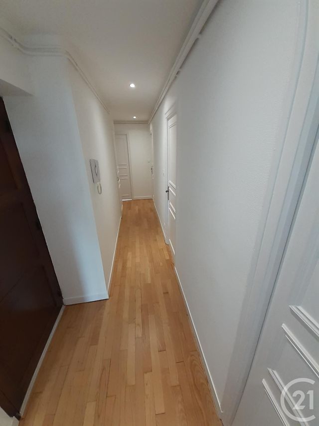 Appartement à louer - 4 pièces - 79.0 m2 - FOUGERES - 35 - BRETAGNE - Century 21 Gambetta