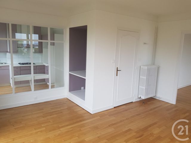Appartement à louer - 4 pièces - 79.0 m2 - FOUGERES - 35 - BRETAGNE - Century 21 Gambetta