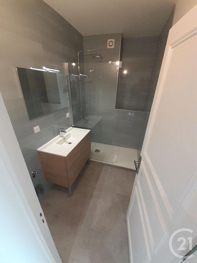 Appartement à louer - 4 pièces - 79.0 m2 - FOUGERES - 35 - BRETAGNE - Century 21 Gambetta