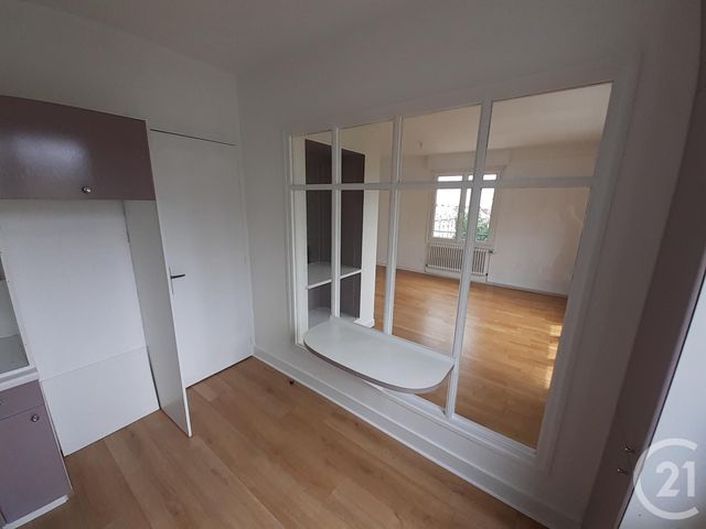Appartement à louer - 4 pièces - 79.0 m2 - FOUGERES - 35 - BRETAGNE - Century 21 Gambetta