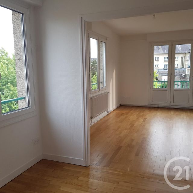 Appartement à louer - 4 pièces - 79.0 m2 - FOUGERES - 35 - BRETAGNE - Century 21 Gambetta