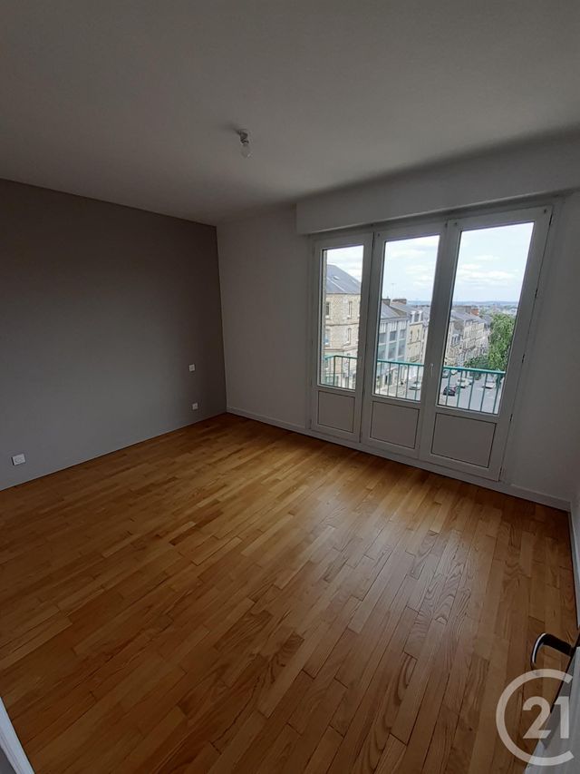 Appartement à louer - 4 pièces - 79.0 m2 - FOUGERES - 35 - BRETAGNE - Century 21 Gambetta