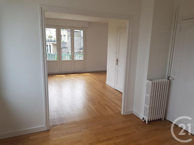 Appartement à louer - 4 pièces - 79.0 m2 - FOUGERES - 35 - BRETAGNE - Century 21 Gambetta