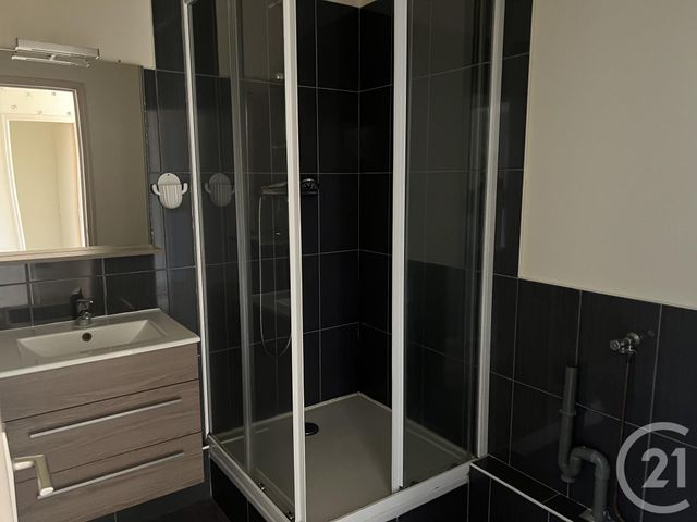 Appartement à louer - 3 pièces - 52.0 m2 - FOUGERES - 35 - BRETAGNE - Century 21 Gambetta