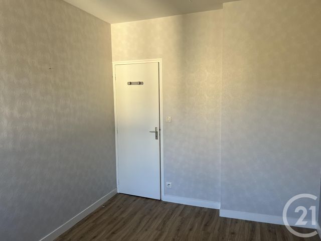 Appartement à louer - 3 pièces - 52.0 m2 - FOUGERES - 35 - BRETAGNE - Century 21 Gambetta