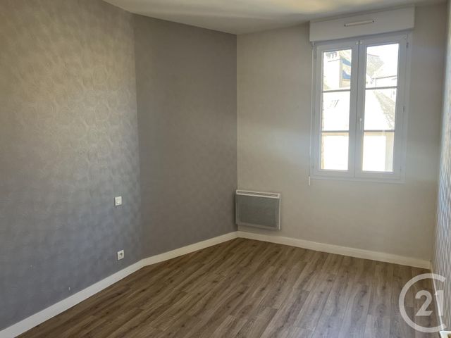 Appartement à louer - 3 pièces - 52.0 m2 - FOUGERES - 35 - BRETAGNE - Century 21 Gambetta