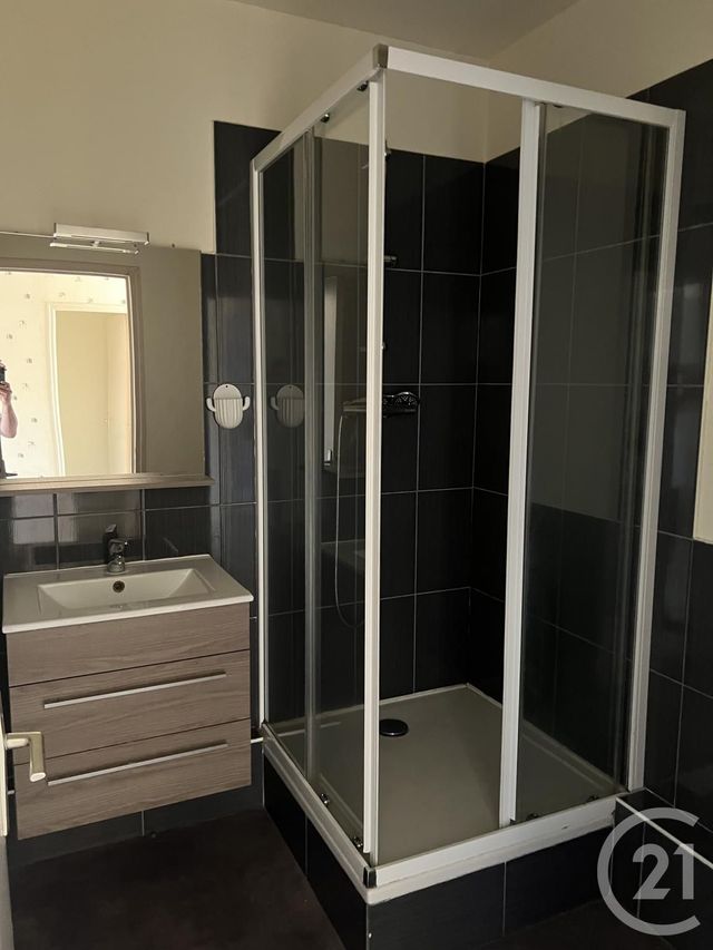 Appartement à louer - 3 pièces - 52.0 m2 - FOUGERES - 35 - BRETAGNE - Century 21 Gambetta