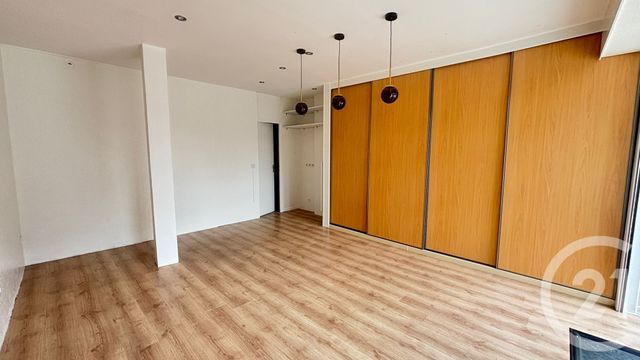 Appartement F1 à vendre - 1 pièce - 30.53 m2 - FOUGERES - 35 - BRETAGNE - Century 21 Gambetta