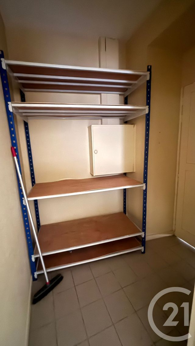 Appartement F1 à vendre - 1 pièce - 30.53 m2 - FOUGERES - 35 - BRETAGNE - Century 21 Gambetta