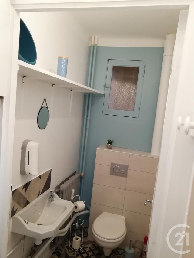 Appartement à louer - 2 pièces - 38.5 m2 - FOUGERES - 35 - BRETAGNE - Century 21 Gambetta