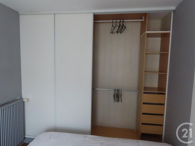 Appartement à louer - 2 pièces - 43.54 m2 - FOUGERES - 35 - BRETAGNE - Century 21 Gambetta