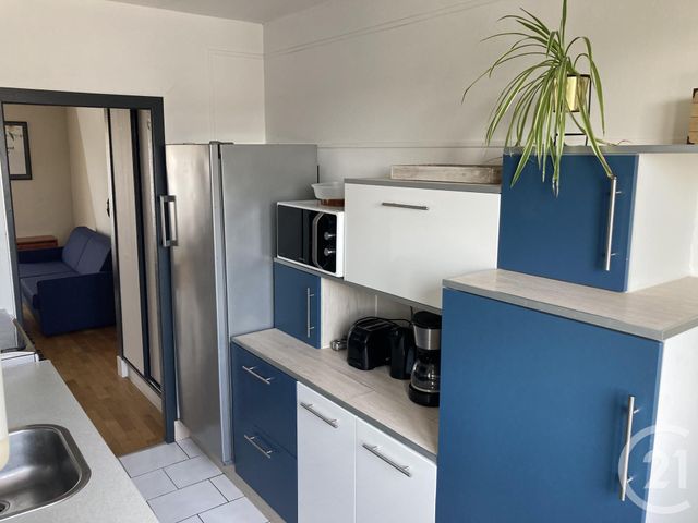 Appartement à louer - 2 pièces - 43.54 m2 - FOUGERES - 35 - BRETAGNE - Century 21 Gambetta