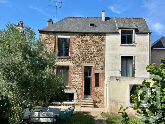 maison à vendre - 8 pièces - 137.55 m2 - FOUGERES - 35 - BRETAGNE - Century 21 Gambetta