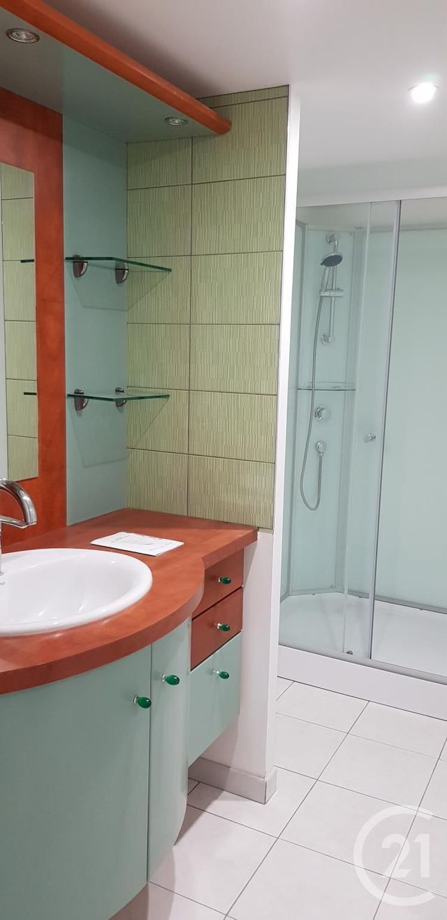 Appartement T3 à louer - 3 pièces - 73.0 m2 - ST BRICE EN COGLES - 35 - BRETAGNE - Century 21 Gambetta