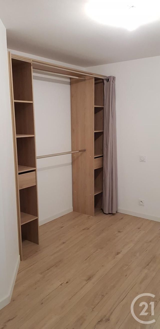 Appartement T3 à louer - 3 pièces - 73.0 m2 - ST BRICE EN COGLES - 35 - BRETAGNE - Century 21 Gambetta