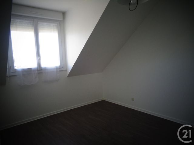 maison à louer - 6 pièces - 137.56 m2 - LECOUSSE - 35 - BRETAGNE - Century 21 Gambetta