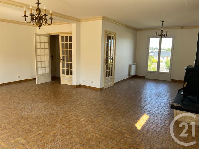 maison à louer - 6 pièces - 137.56 m2 - LECOUSSE - 35 - BRETAGNE - Century 21 Gambetta