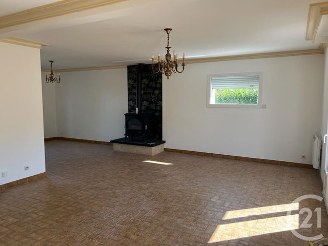 maison à louer - 6 pièces - 137.56 m2 - LECOUSSE - 35 - BRETAGNE - Century 21 Gambetta