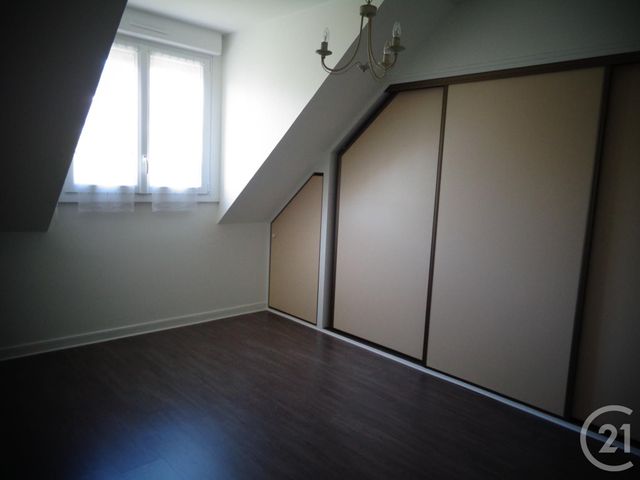 maison à louer - 6 pièces - 137.56 m2 - LECOUSSE - 35 - BRETAGNE - Century 21 Gambetta