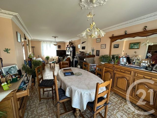 maison à vendre - 5 pièces - 124.31 m2 - FOUGERES - 35 - BRETAGNE - Century 21 Gambetta