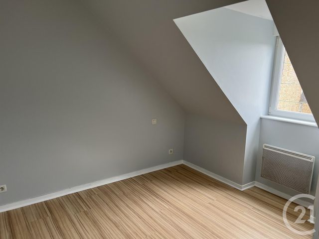Appartement T2 à louer - 3 pièces - 28.4 m2 - FOUGERES - 35 - BRETAGNE - Century 21 Gambetta