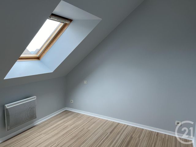 Appartement T2 à louer - 3 pièces - 28.4 m2 - FOUGERES - 35 - BRETAGNE - Century 21 Gambetta
