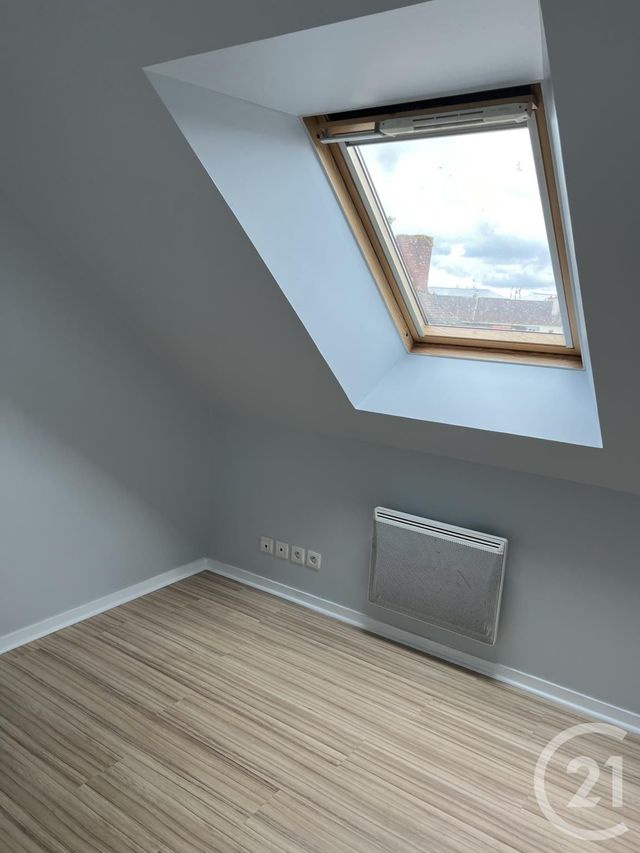 Appartement T2 à louer - 3 pièces - 28.4 m2 - FOUGERES - 35 - BRETAGNE - Century 21 Gambetta