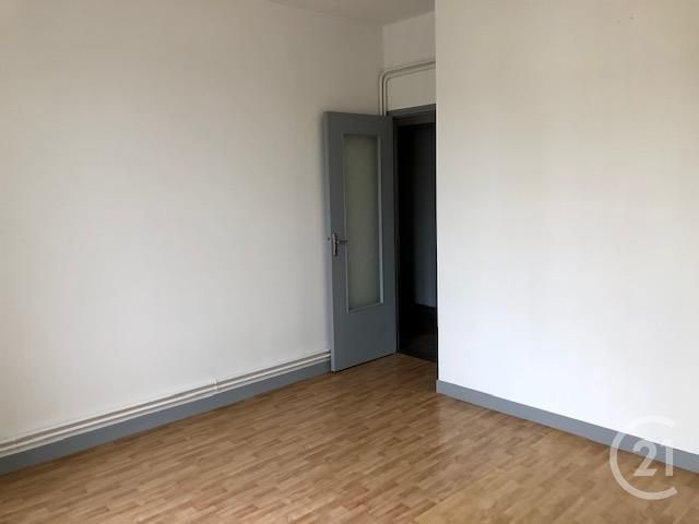 Appartement à louer - 2 pièces - 35.0 m2 - FOUGERES - 35 - BRETAGNE - Century 21 Gambetta