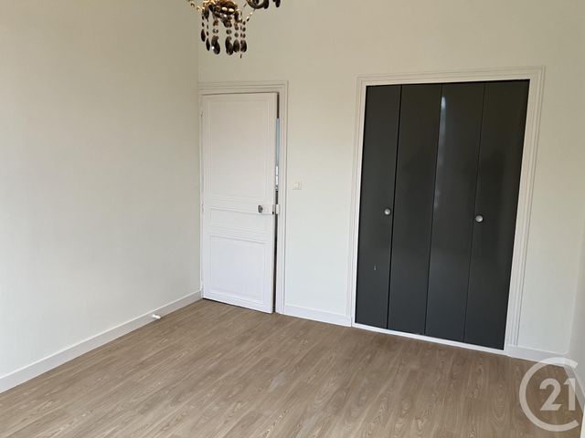 Appartement à louer - 3 pièces - 96.1 m2 - FOUGERES - 35 - BRETAGNE - Century 21 Gambetta
