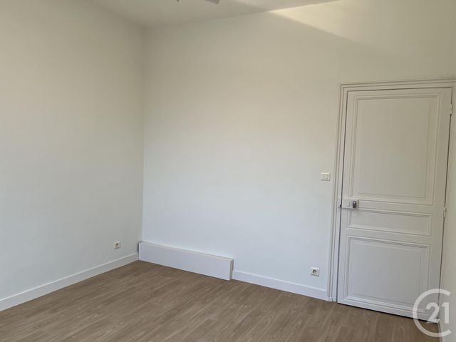 Appartement à louer - 3 pièces - 96.1 m2 - FOUGERES - 35 - BRETAGNE - Century 21 Gambetta
