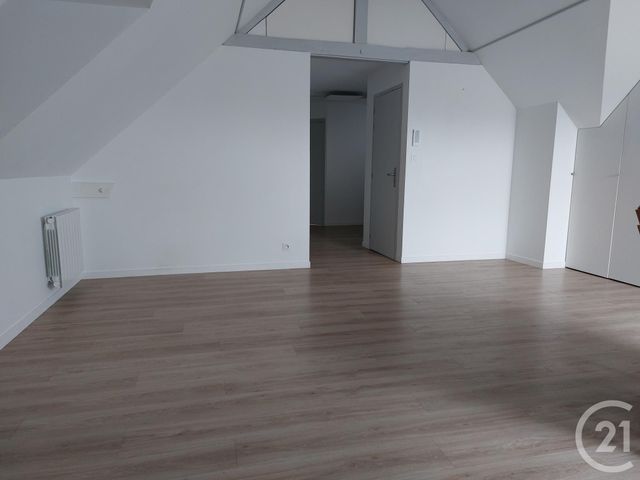 Appartement à louer - 3 pièces - 57.71 m2 - LECOUSSE - 35 - BRETAGNE - Century 21 Gambetta