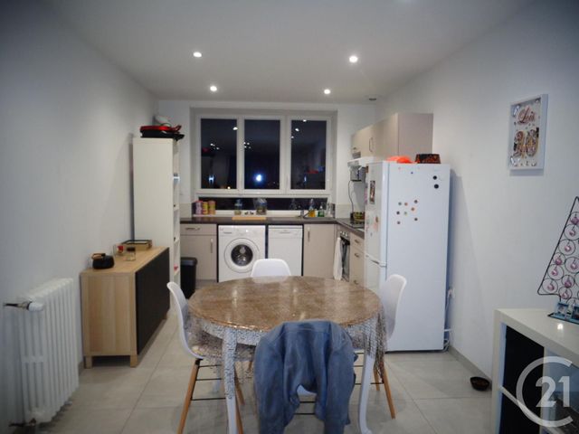 Appartement à louer - 2 pièces - 54.0 m2 - FOUGERES - 35 - BRETAGNE - Century 21 Gambetta