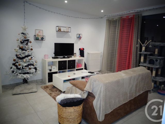 Appartement à louer - 2 pièces - 54.0 m2 - FOUGERES - 35 - BRETAGNE - Century 21 Gambetta