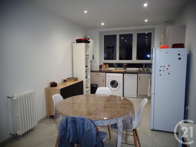 Appartement à louer - 2 pièces - 54.0 m2 - FOUGERES - 35 - BRETAGNE - Century 21 Gambetta