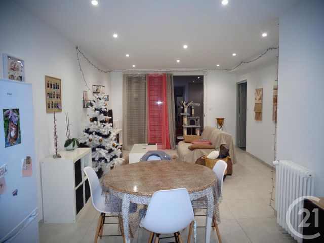 Appartement à louer - 2 pièces - 54.0 m2 - FOUGERES - 35 - BRETAGNE - Century 21 Gambetta