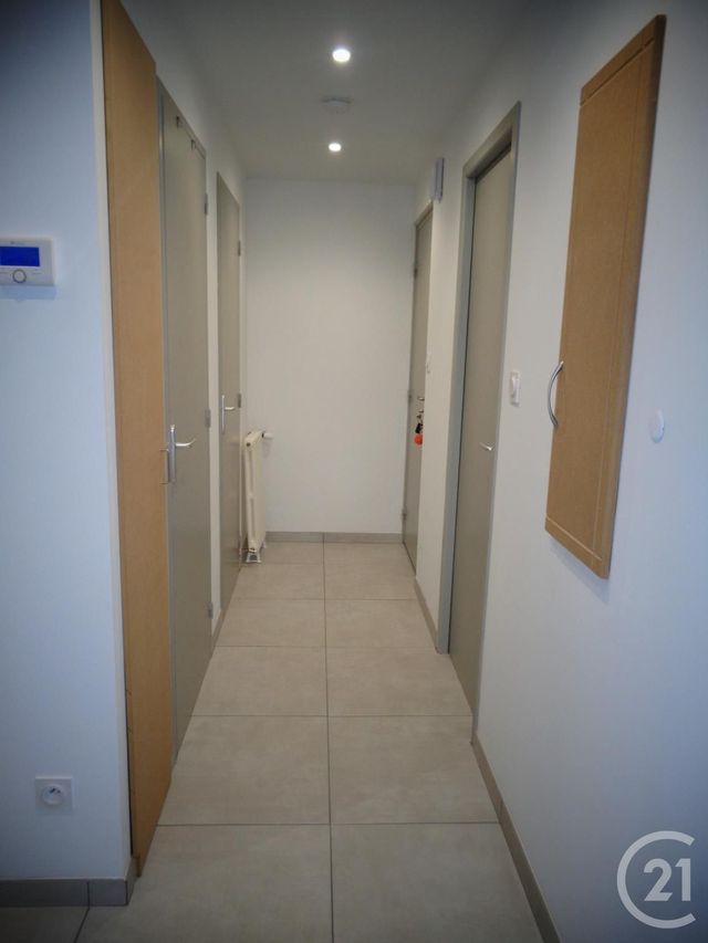 Appartement à louer - 2 pièces - 54.0 m2 - FOUGERES - 35 - BRETAGNE - Century 21 Gambetta