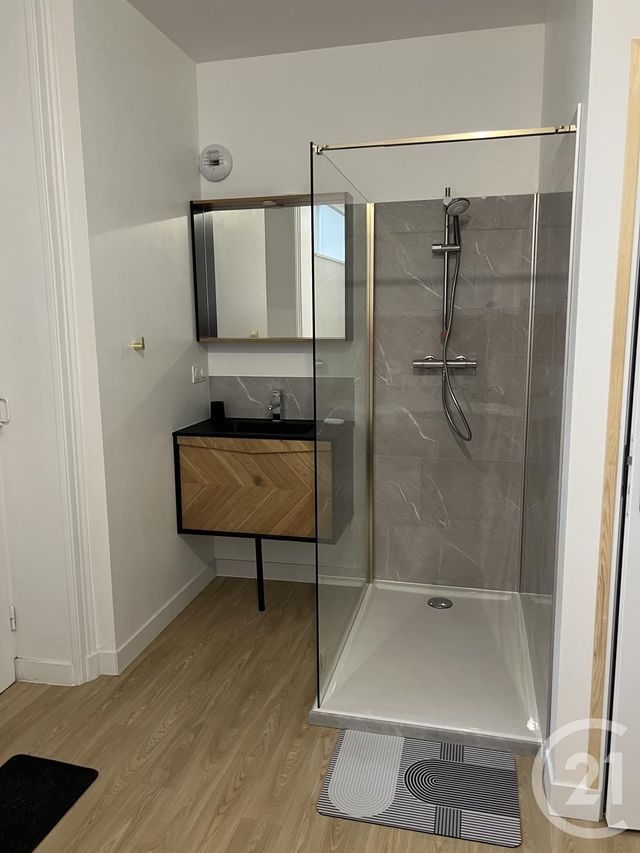 Appartement à louer - 2 pièces - 41.0 m2 - FOUGERES - 35 - BRETAGNE - Century 21 Gambetta