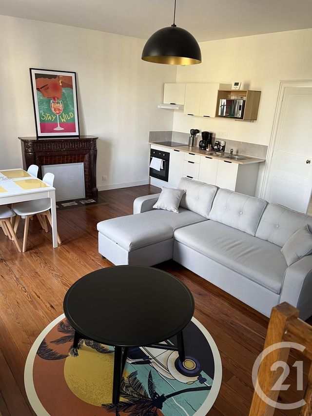 Appartement à louer - 2 pièces - 41.0 m2 - FOUGERES - 35 - BRETAGNE - Century 21 Gambetta