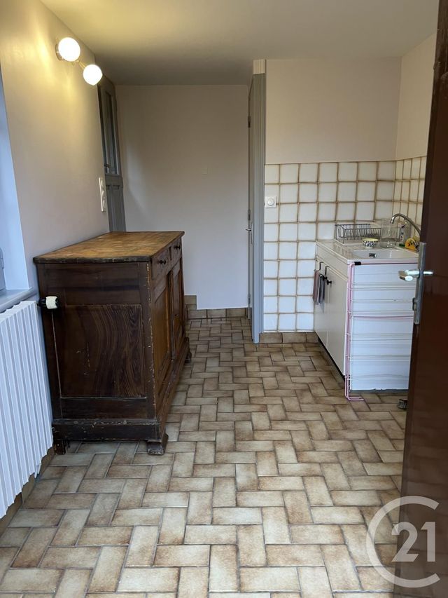 Appartement à louer - 2 pièces - 41.0 m2 - FOUGERES - 35 - BRETAGNE - Century 21 Gambetta